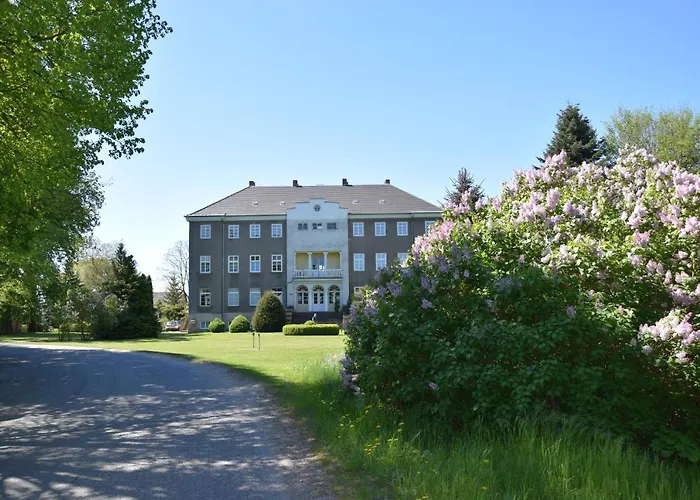Gutshaus Volzrade Hotel & Ferienwohnungen In Elbnaehe